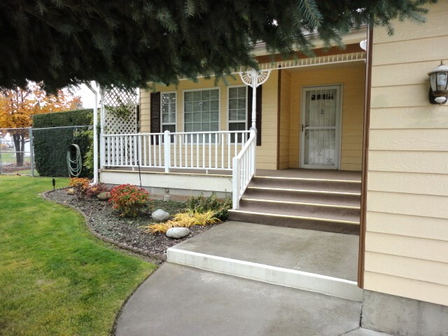1320 S Bannen Rd - Photo 3