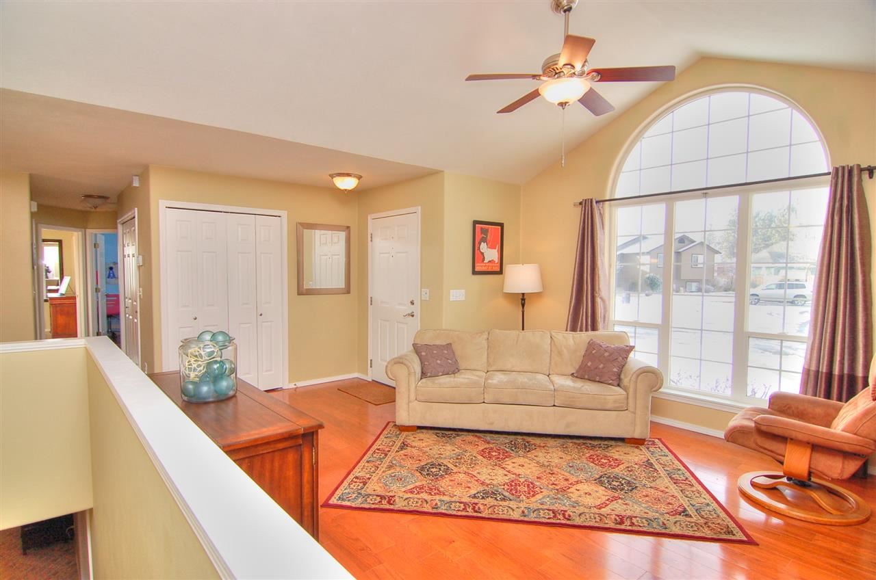 519 E Pine Needle Ave - Photo 10
