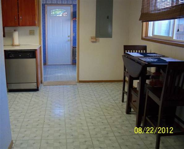 5631 E Commerce Ave - Photo 4