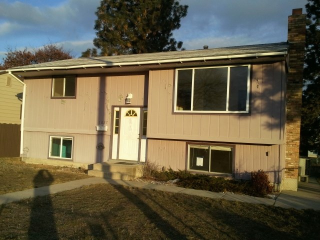 1027 E Columbia Ave - Photo 2