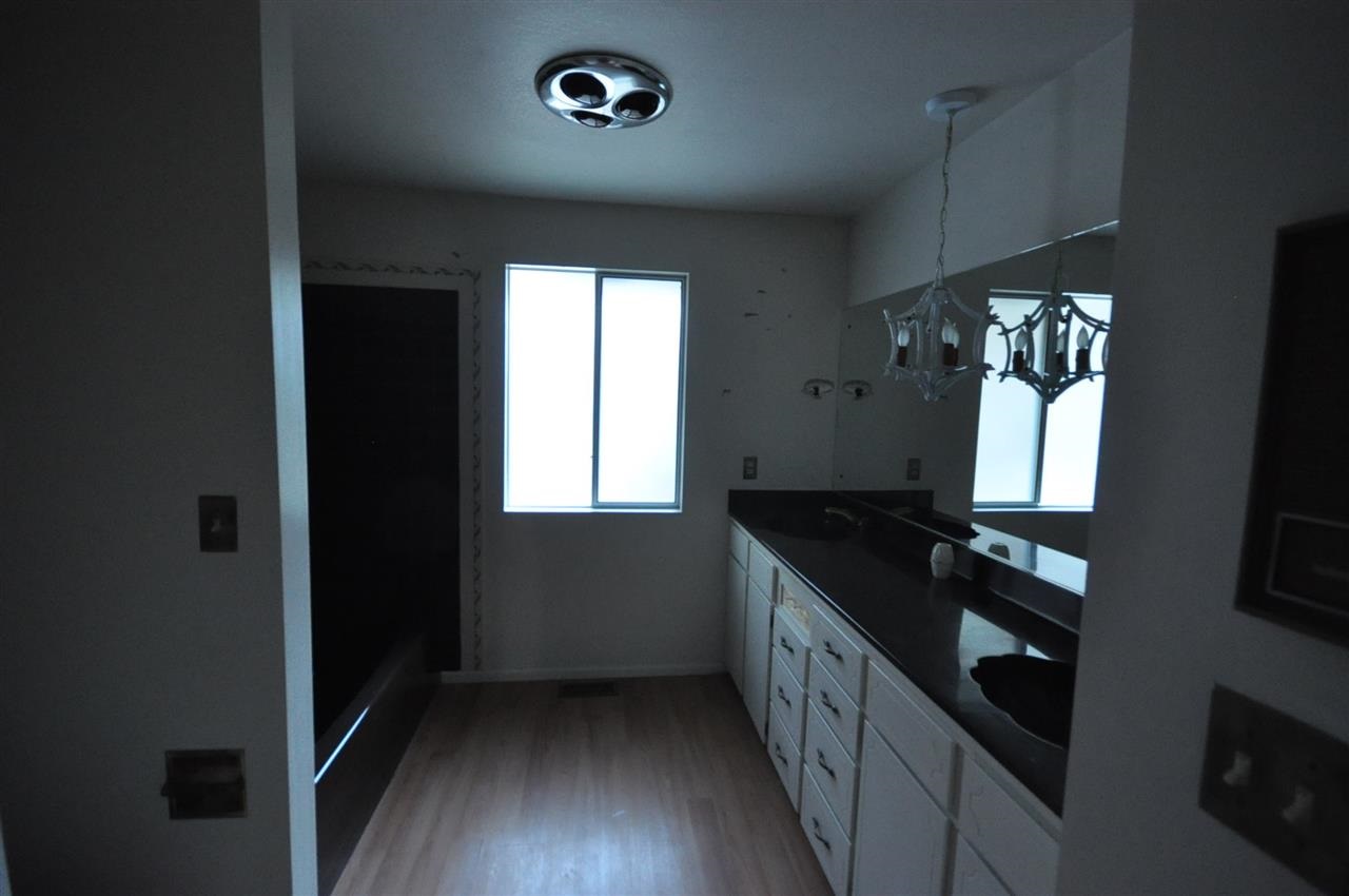 10226 N Seminole Dr - Photo 5