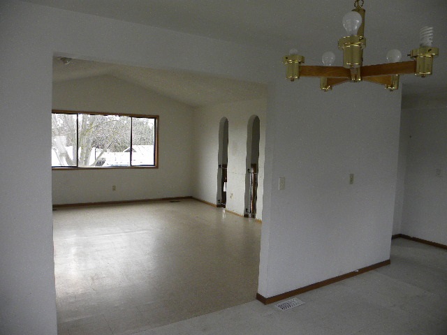 7523 N Lidgerwood St - Photo 9