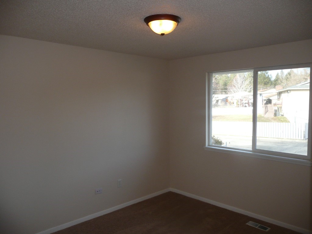 13120 E 28th Ave - Photo 8