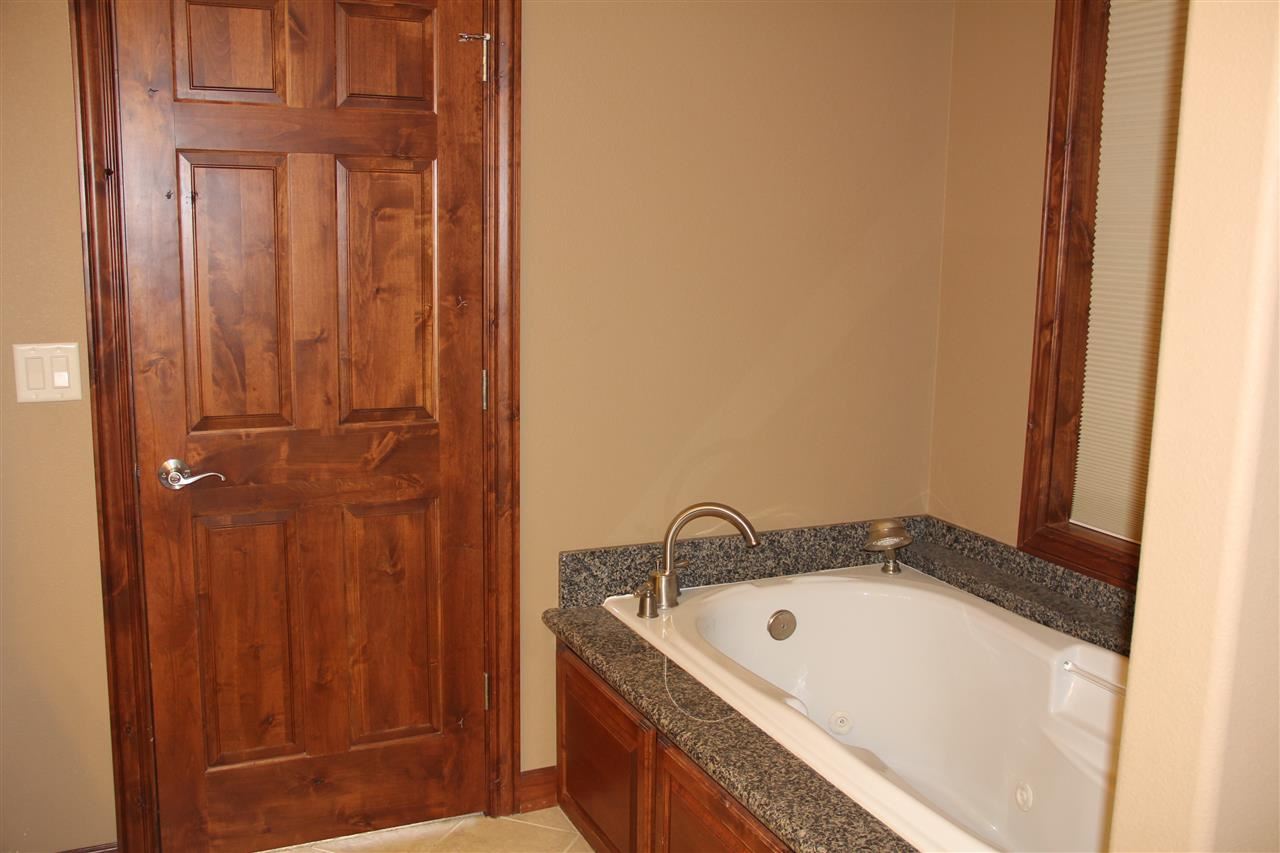 14310 E Farwell Rd - Photo 11