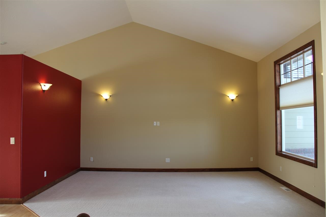 14310 E Farwell Rd - Photo 5
