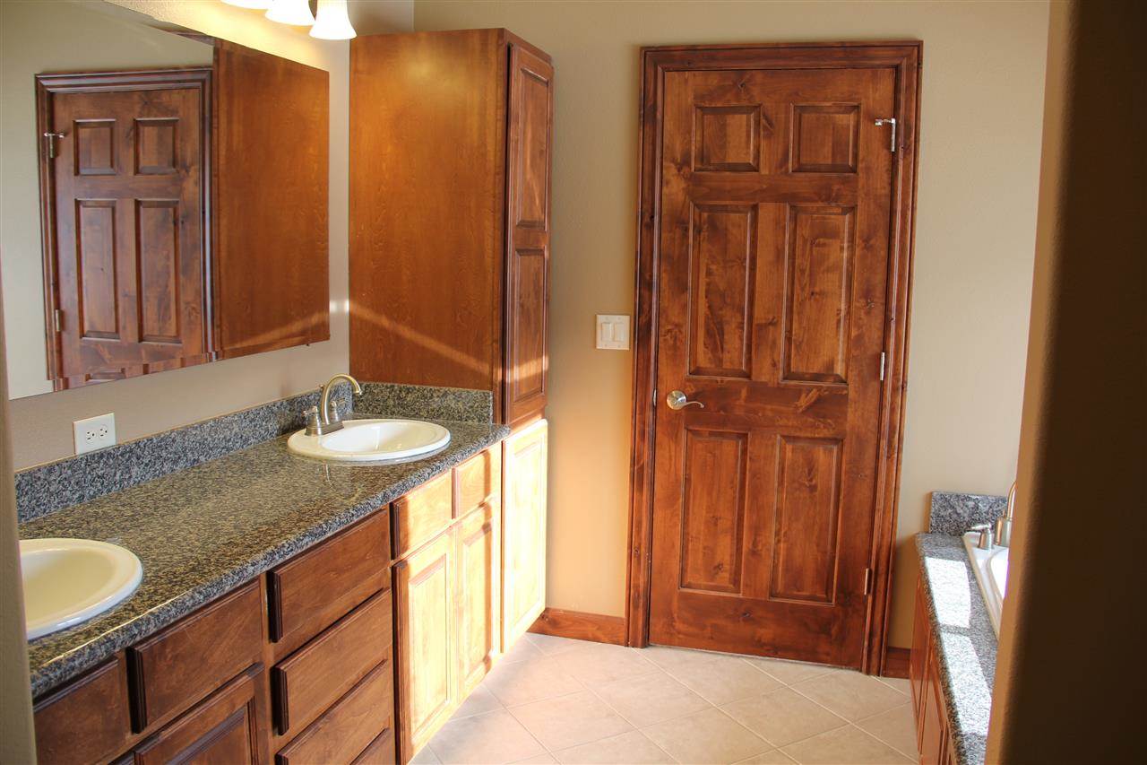 14310 E Farwell Rd - Photo 10