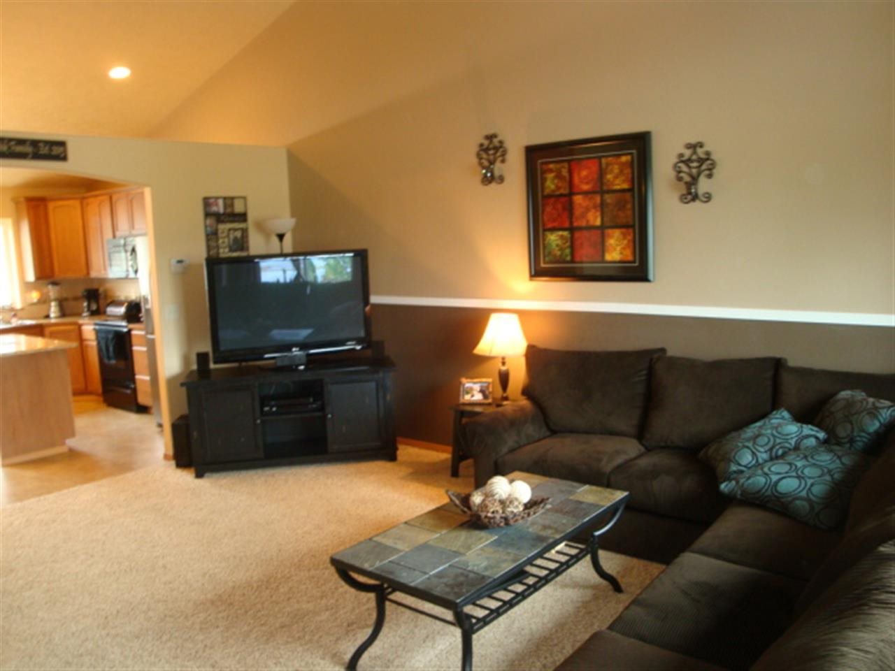 1526 N Coach Dr - Photo 3