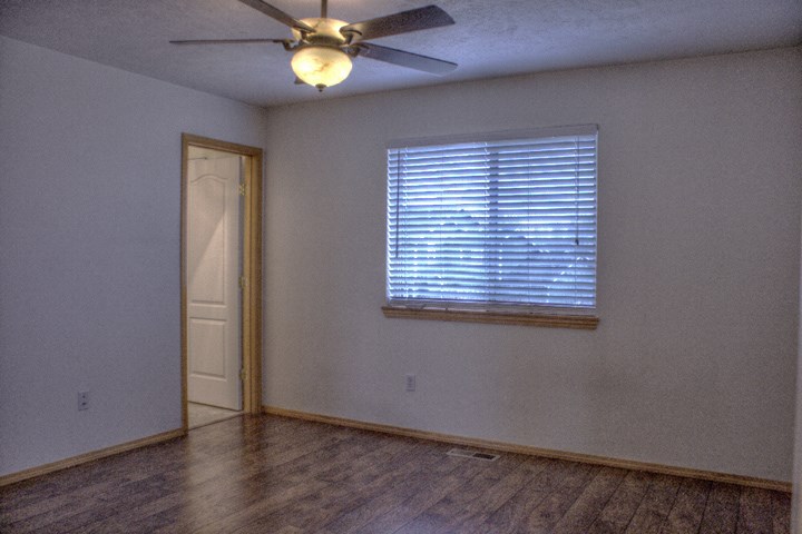5512 E Dickinson Ln - Photo 10