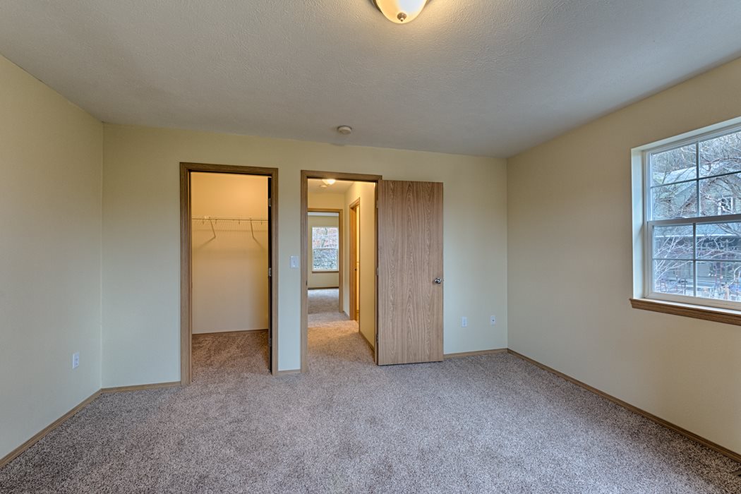 1646 W WILSON St - Photo 13
