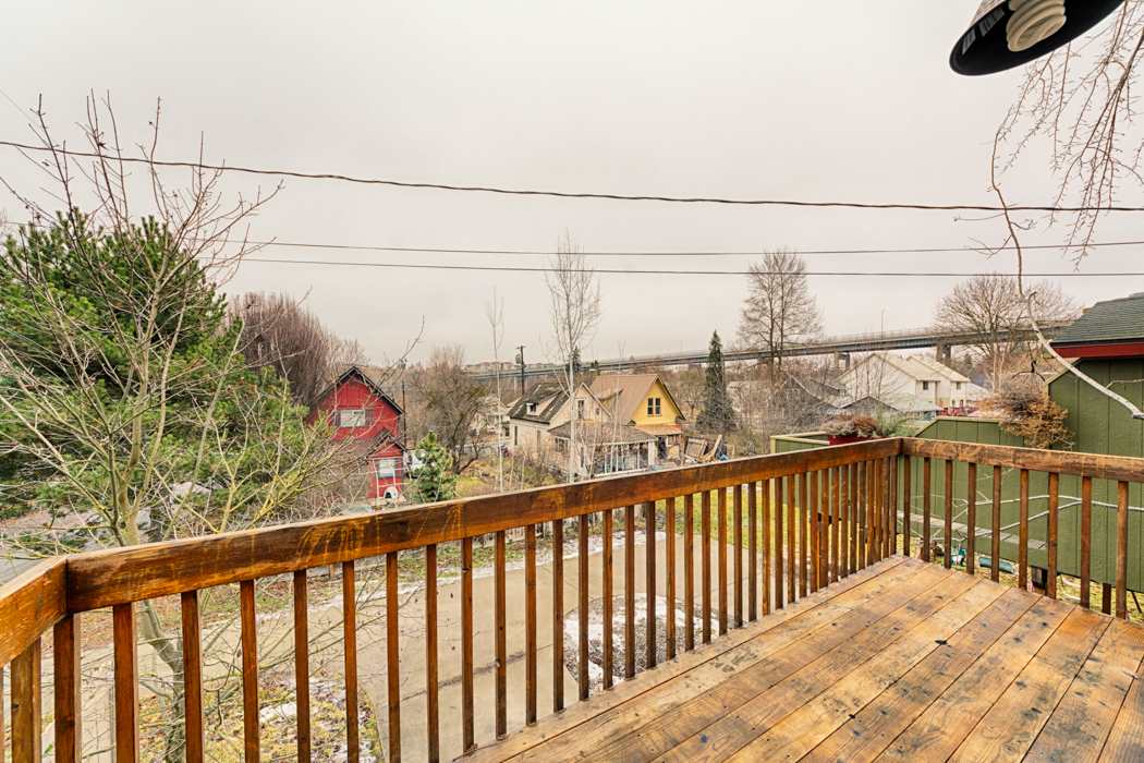 1646 W WILSON St - Photo 16
