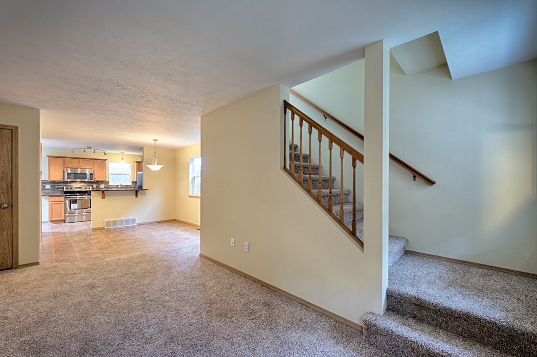 1646 W WILSON St - Photo 3