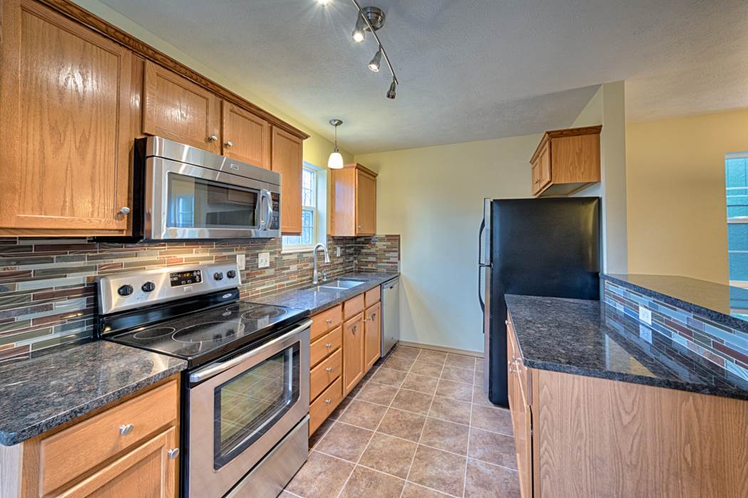 1646 W WILSON St - Photo 6
