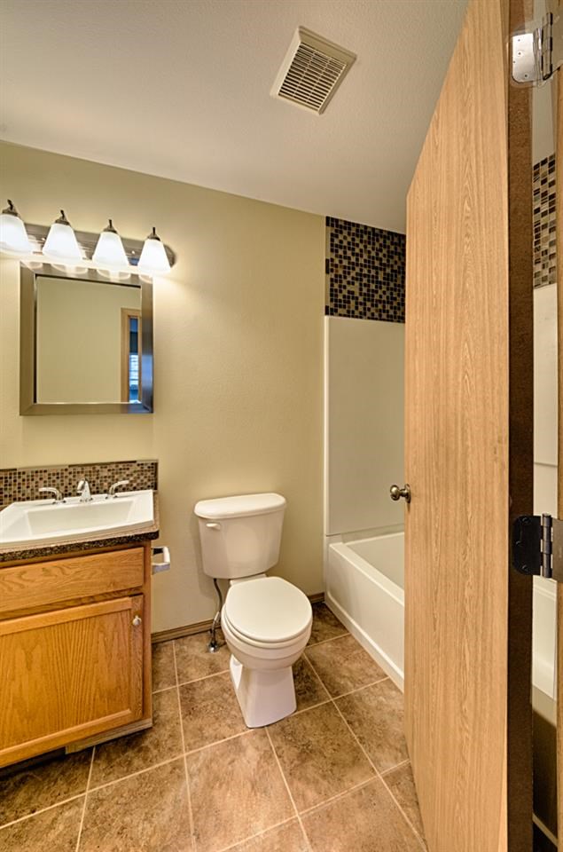 1646 W WILSON St - Photo 10