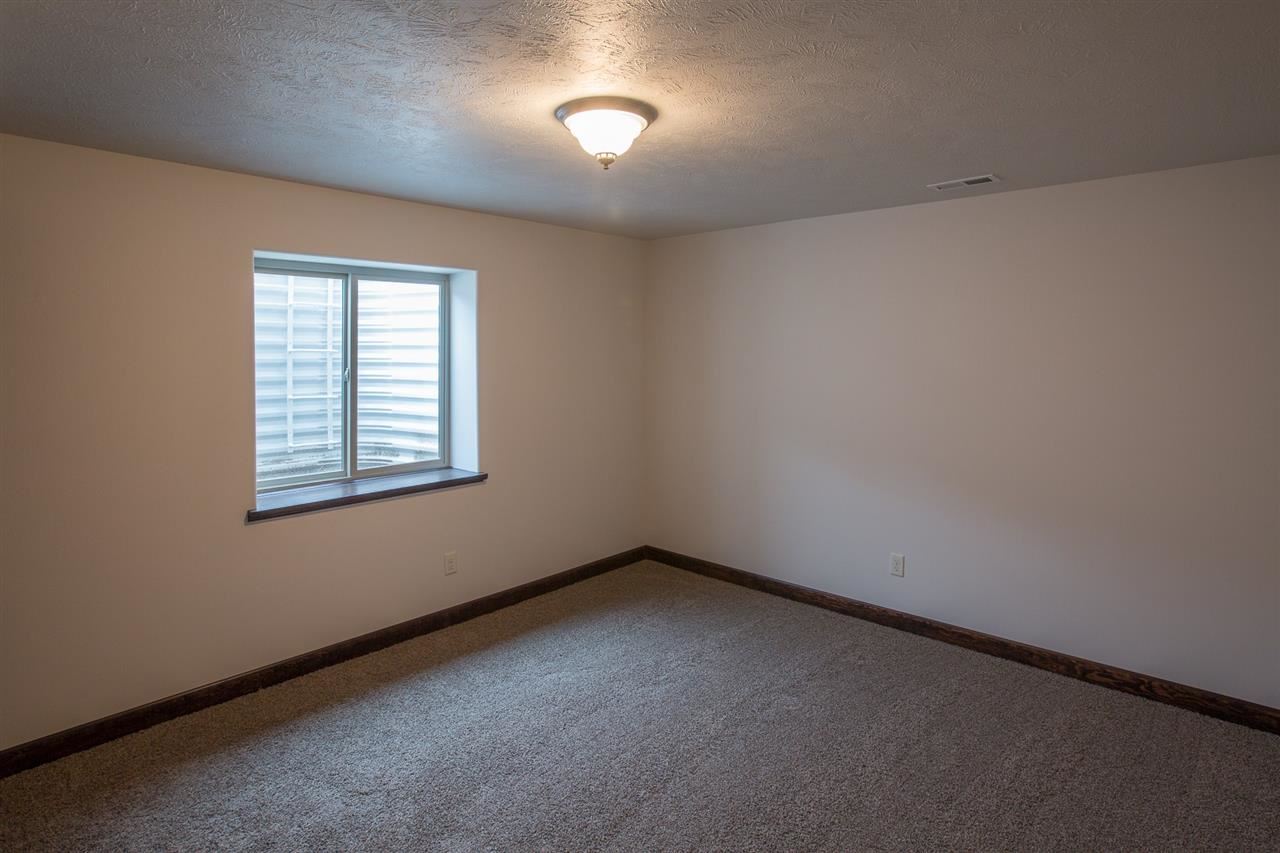 9416 N Sorenson Ct - Photo 17