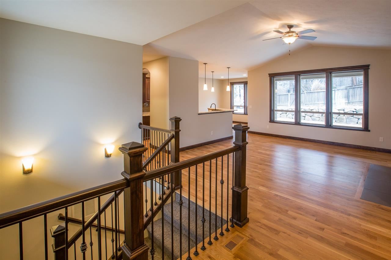 9416 N Sorenson Ct - Photo 3