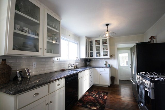 323 N Flora Rd - Photo 3