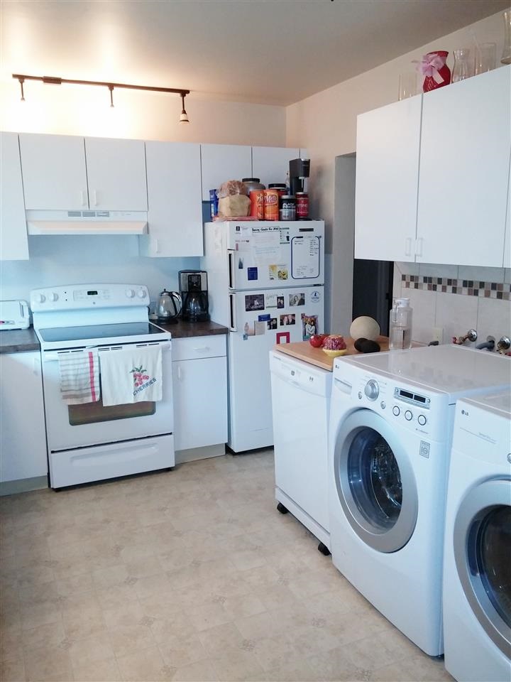 2024 E 11TH Ave - Photo 9