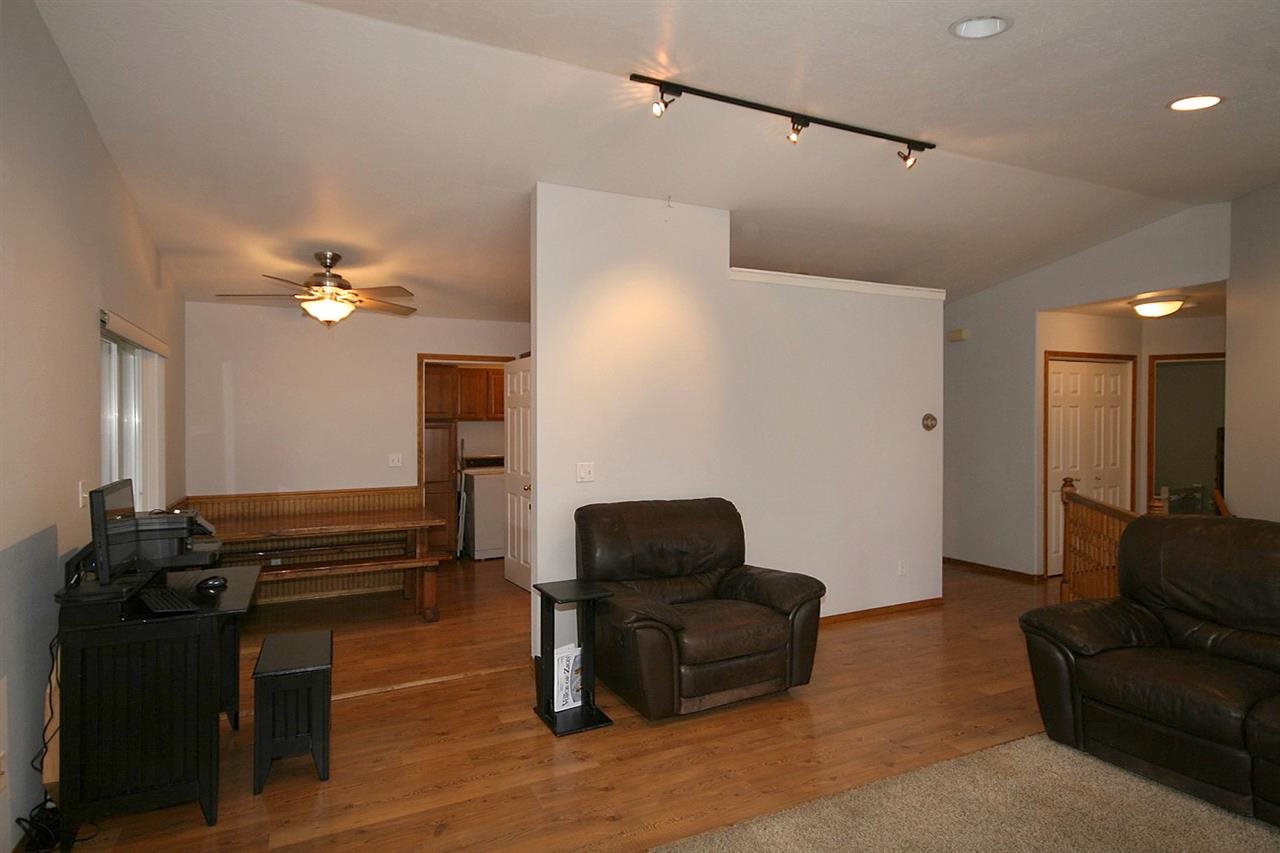 810 N PARK - Photo 7