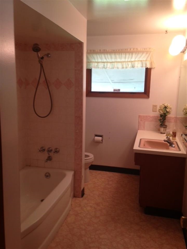 1017 E Garland Ave - Photo 9