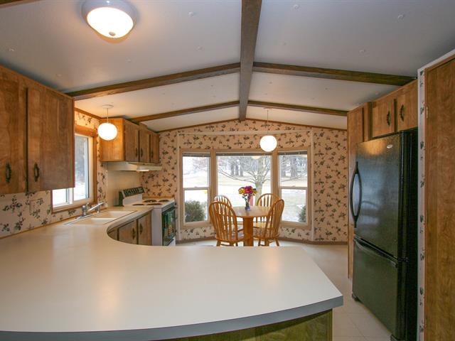 104 E C St - Photo 5
