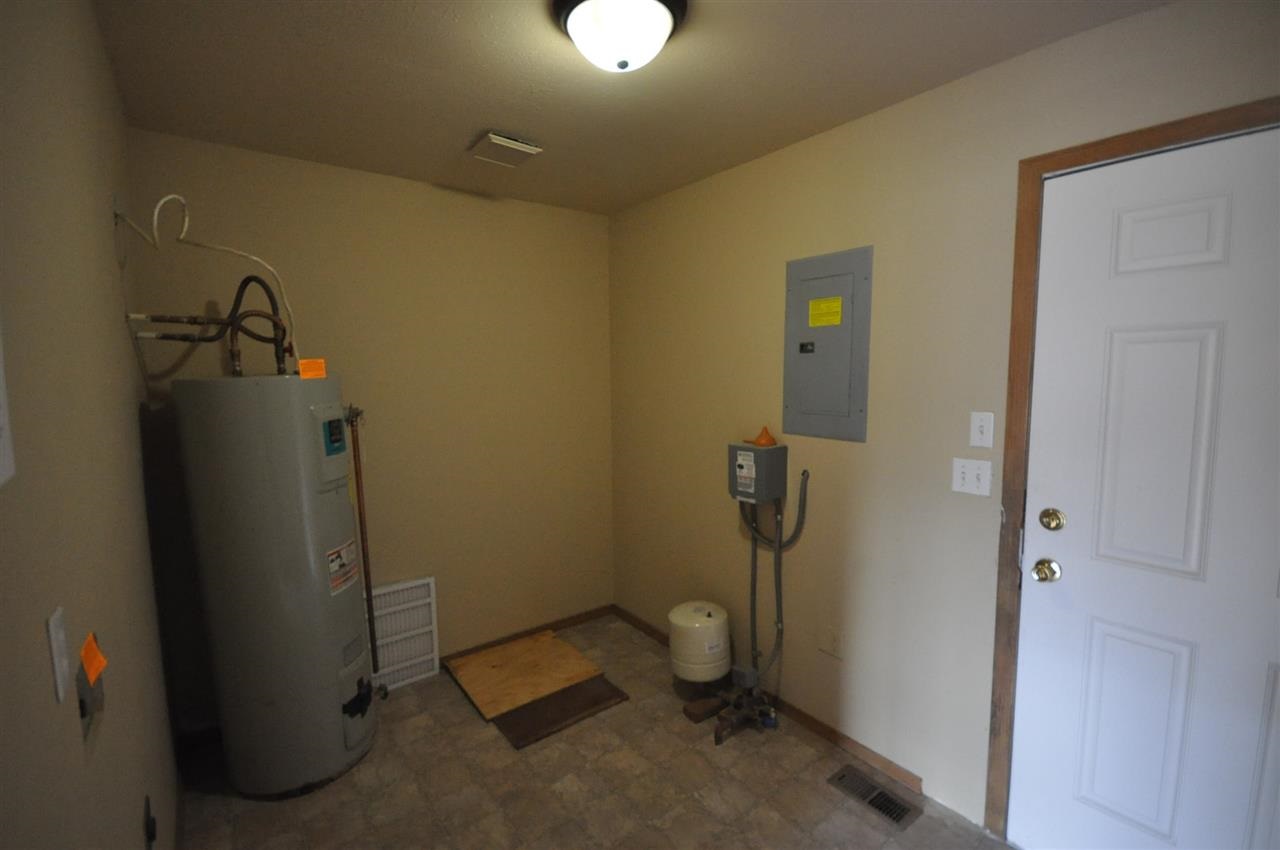 34915 N ELK-CHATTAROY Rd - Photo 11