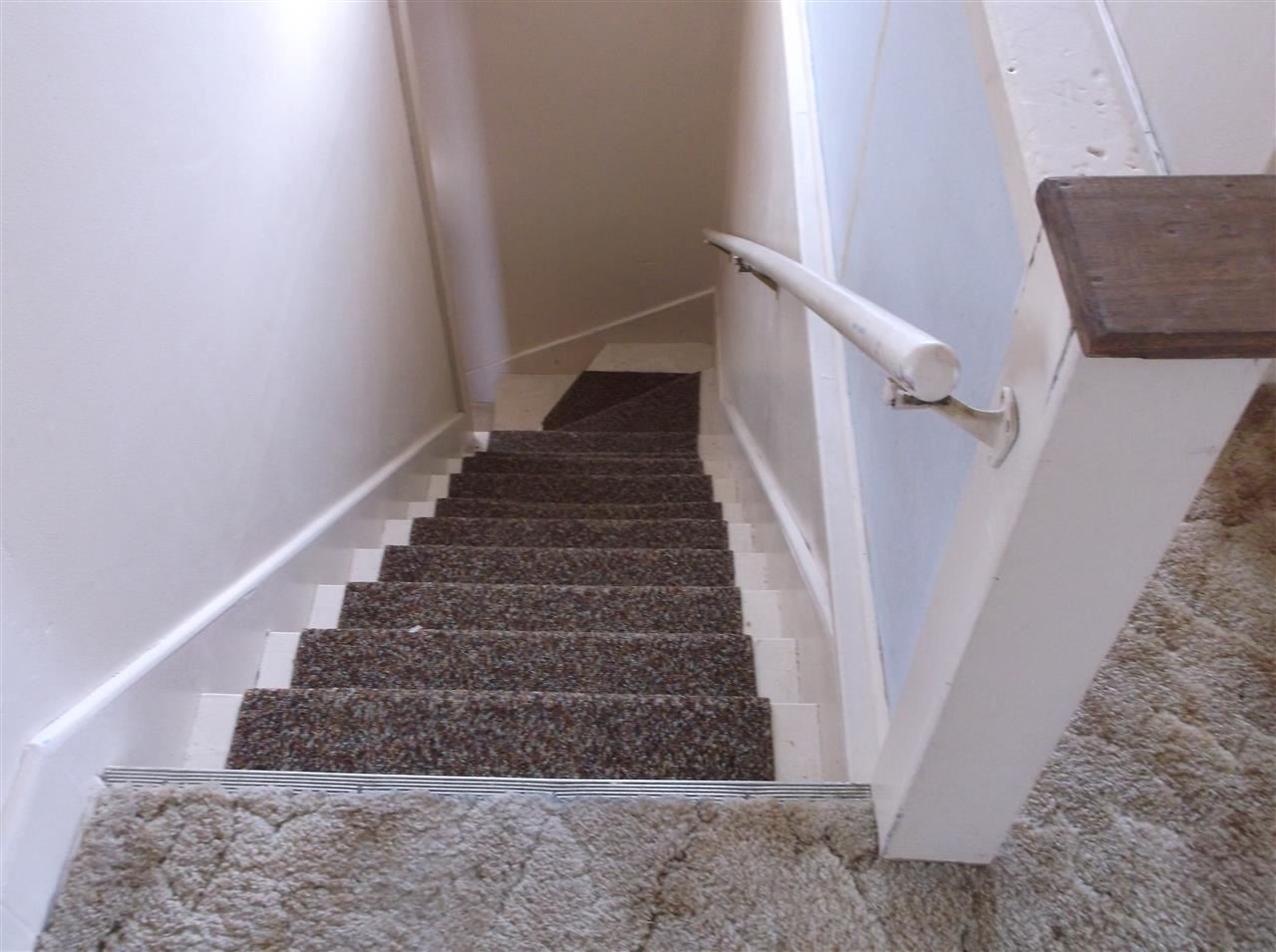 215 Vine - Photo 2