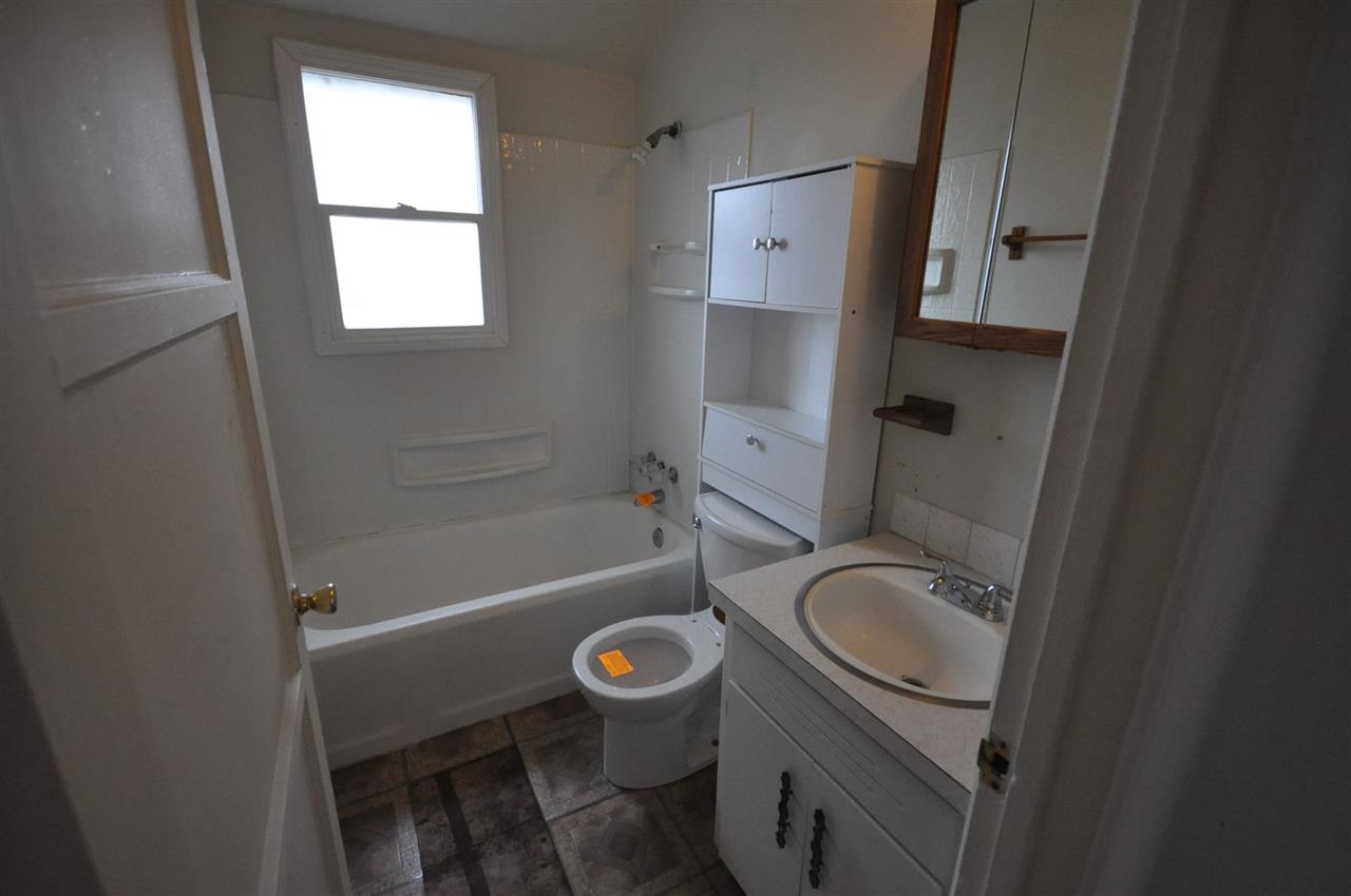 504 E Elm St - Photo 6