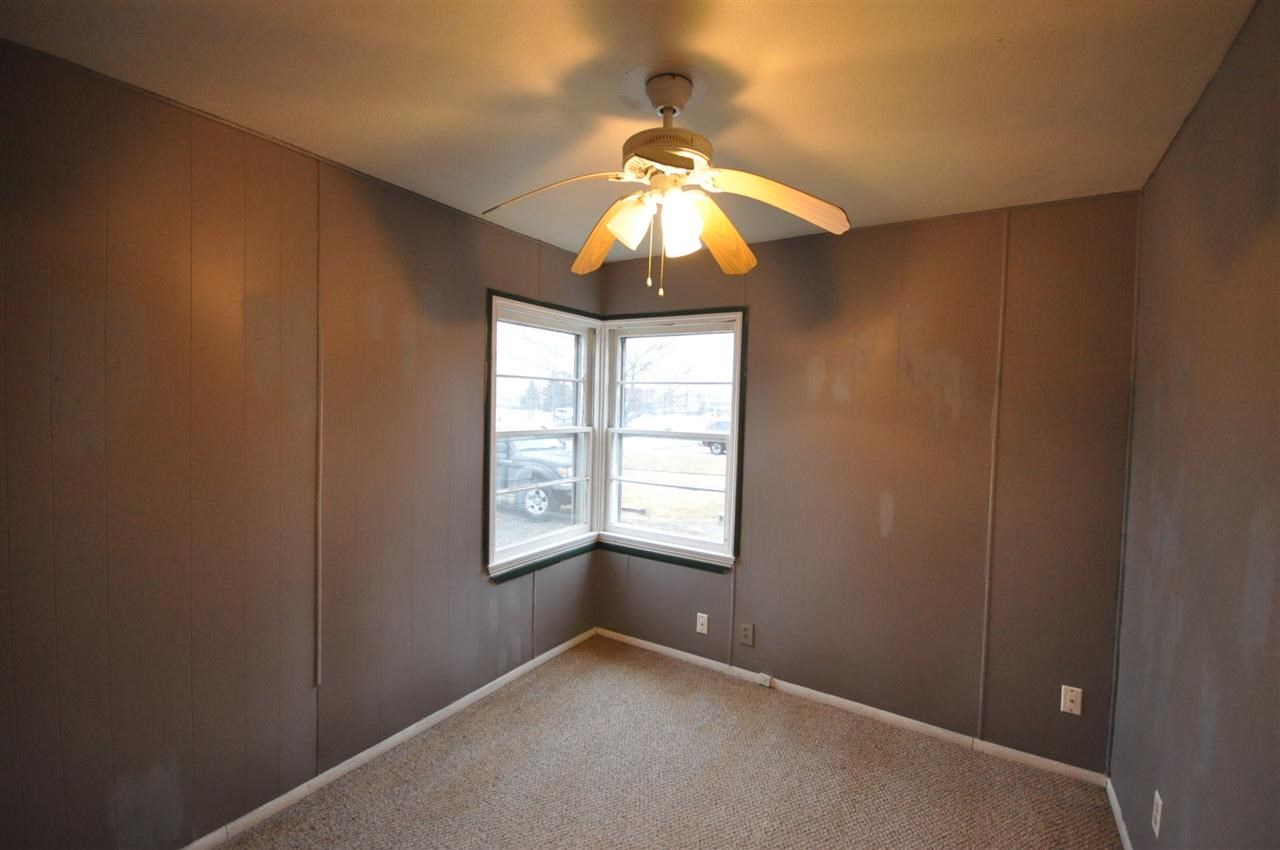 504 E Elm St - Photo 7