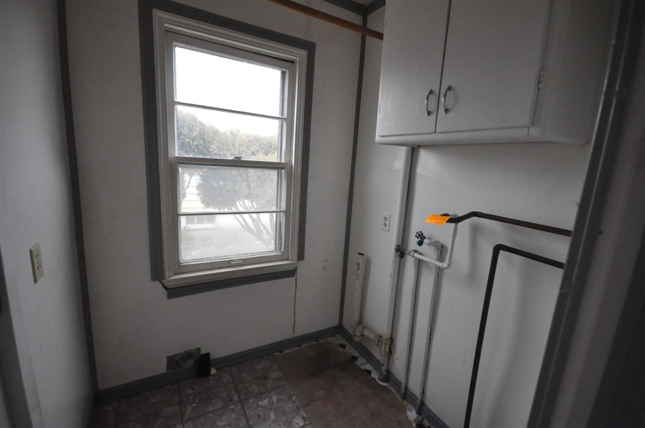 504 E Elm St - Photo 8