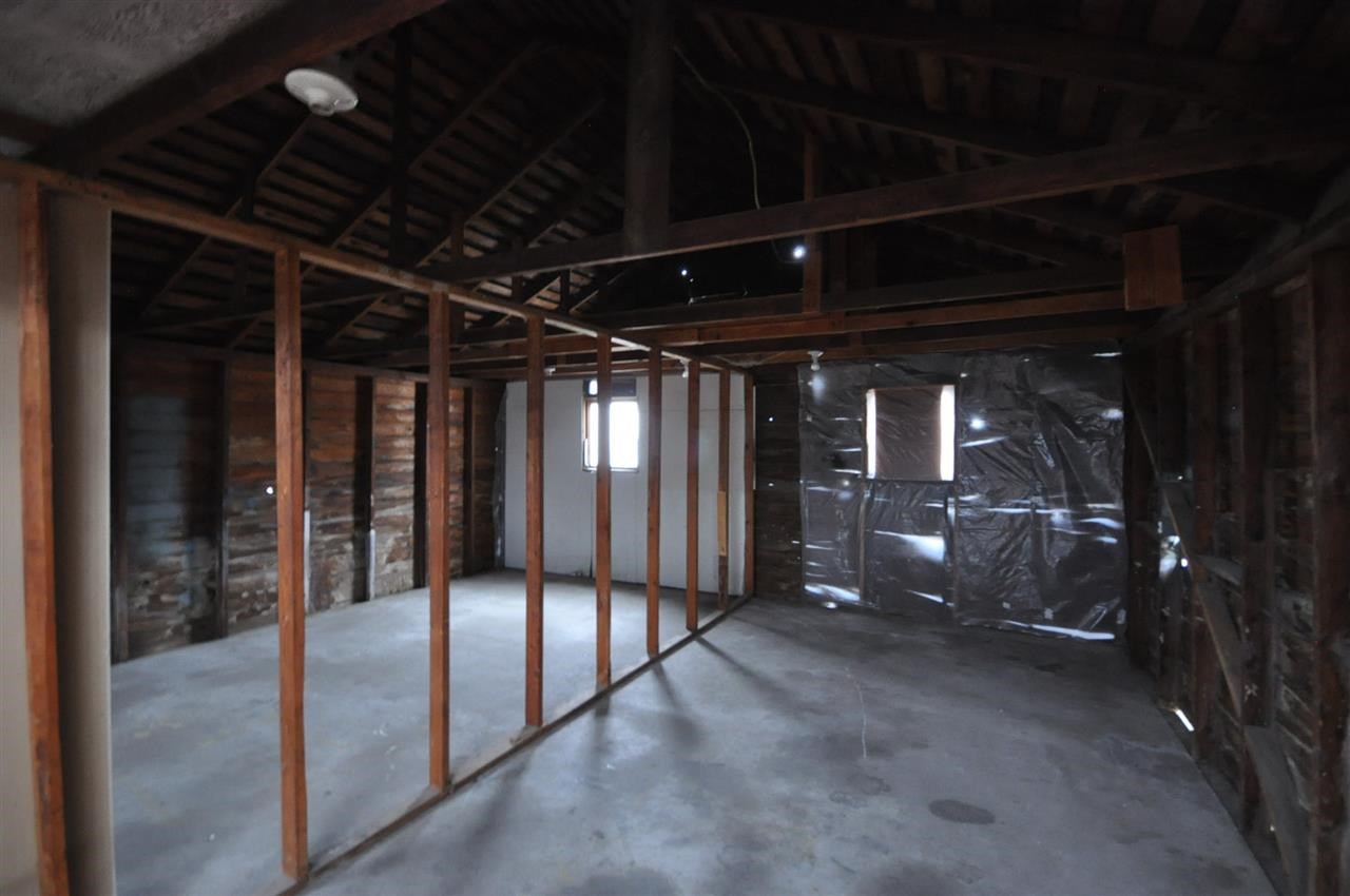 504 E Elm St - Photo 9