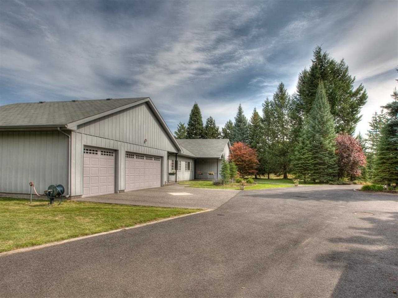 2225 E 63rd Ave - Photo 3