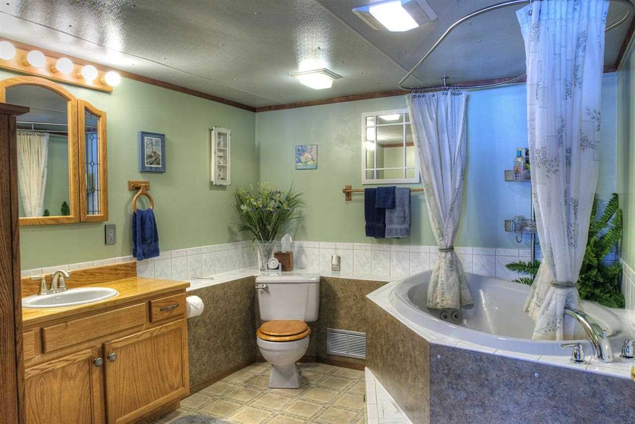 27601 N Hardesty Rd - Photo 8