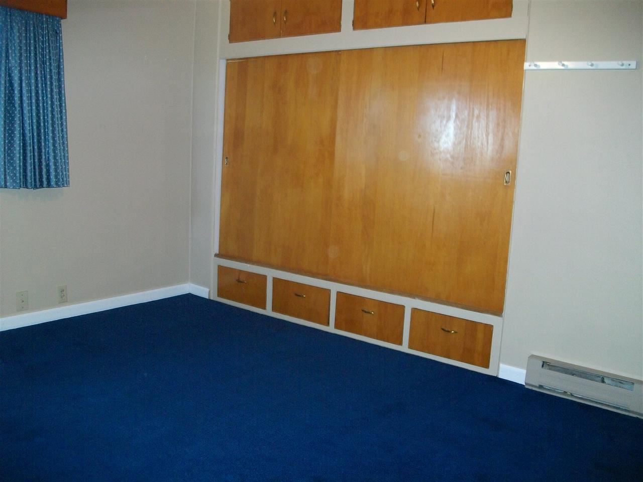 235 W Franklin Ct - Photo 9