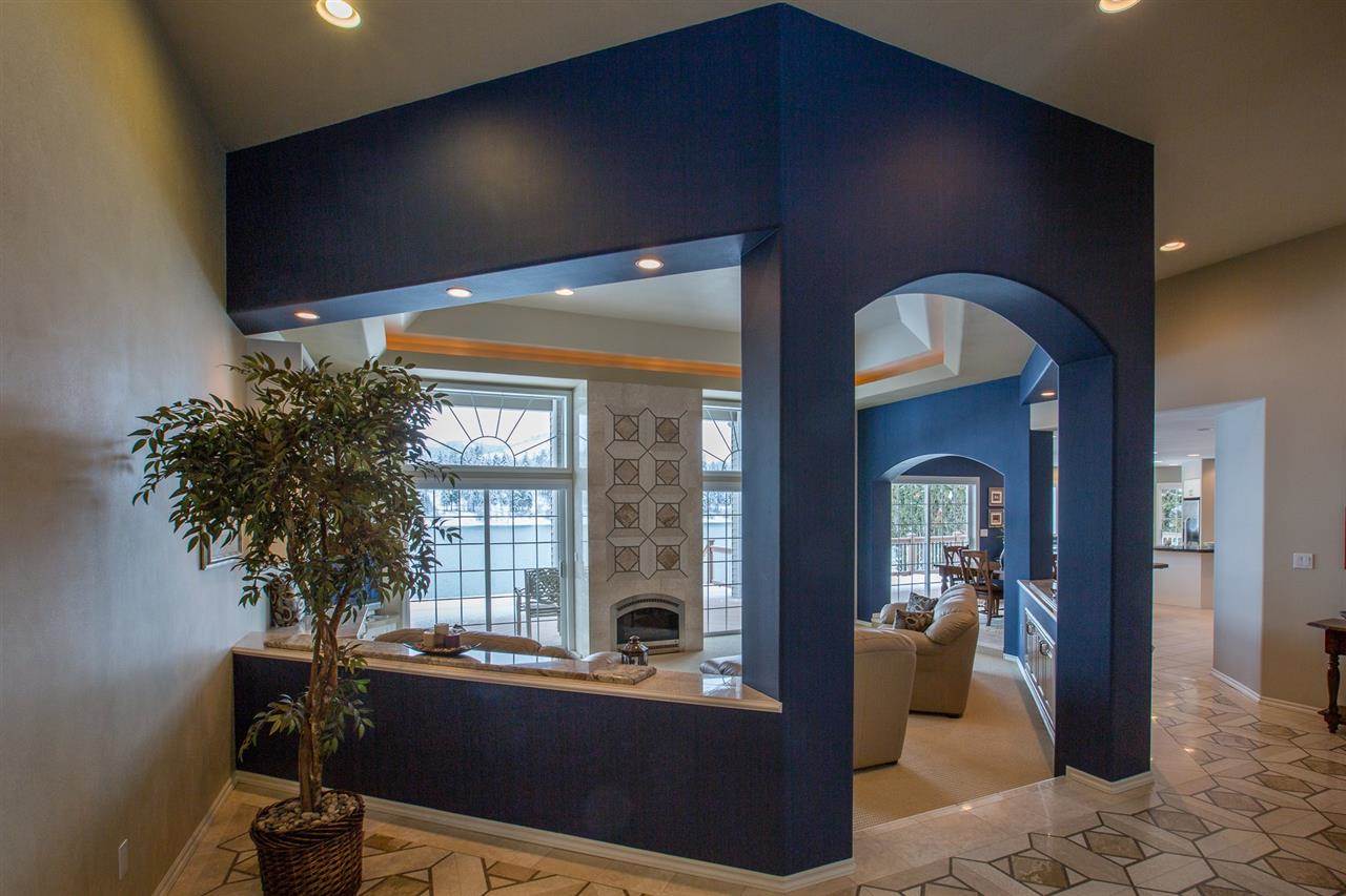 320 Sunnyside Dr - Photo 3