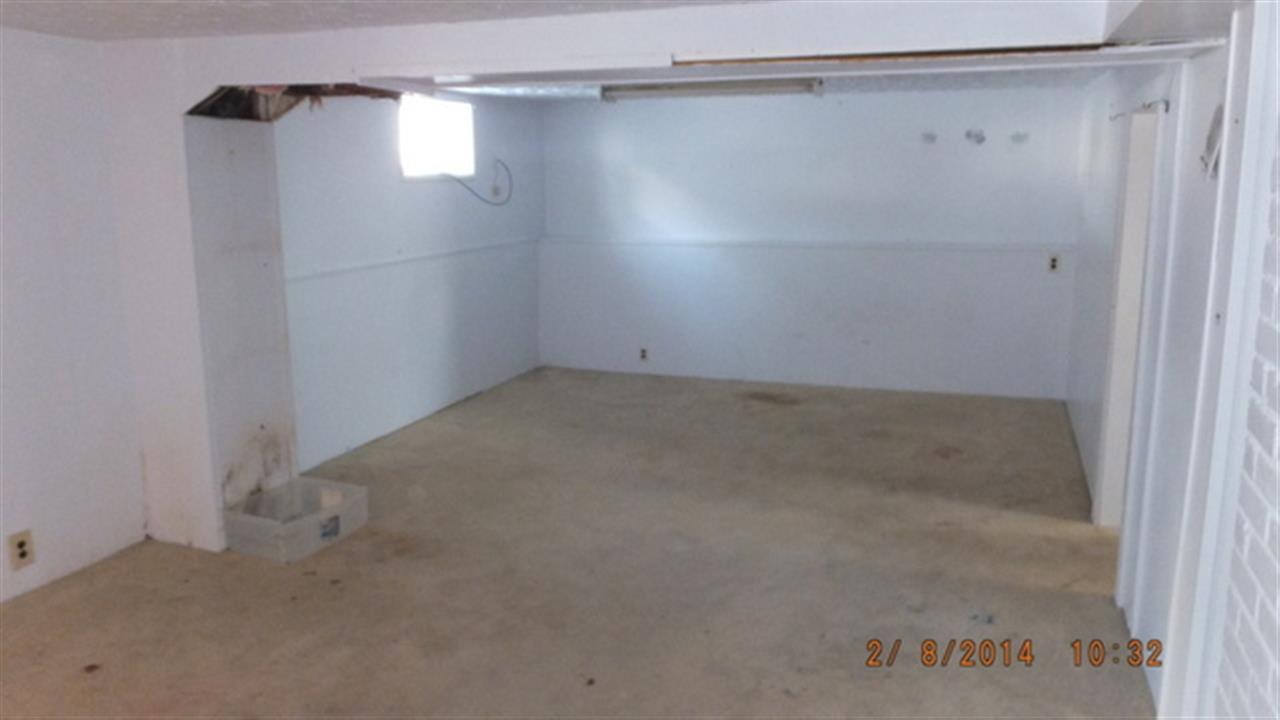 10220 E Broadway Ave - Photo 8