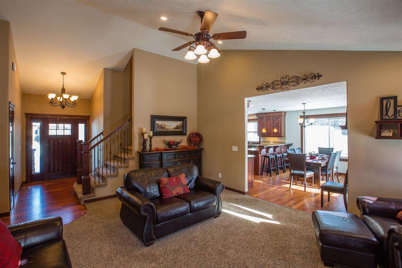 4228 E Pineglen Ln - Photo 3