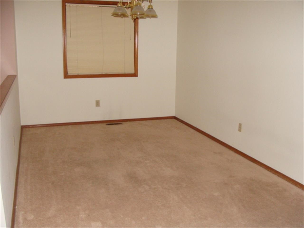 310 W Rolland Ave - Photo 4