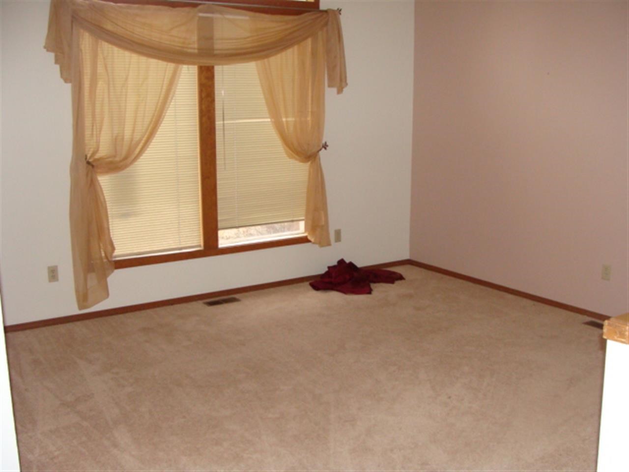 310 W Rolland Ave - Photo 5
