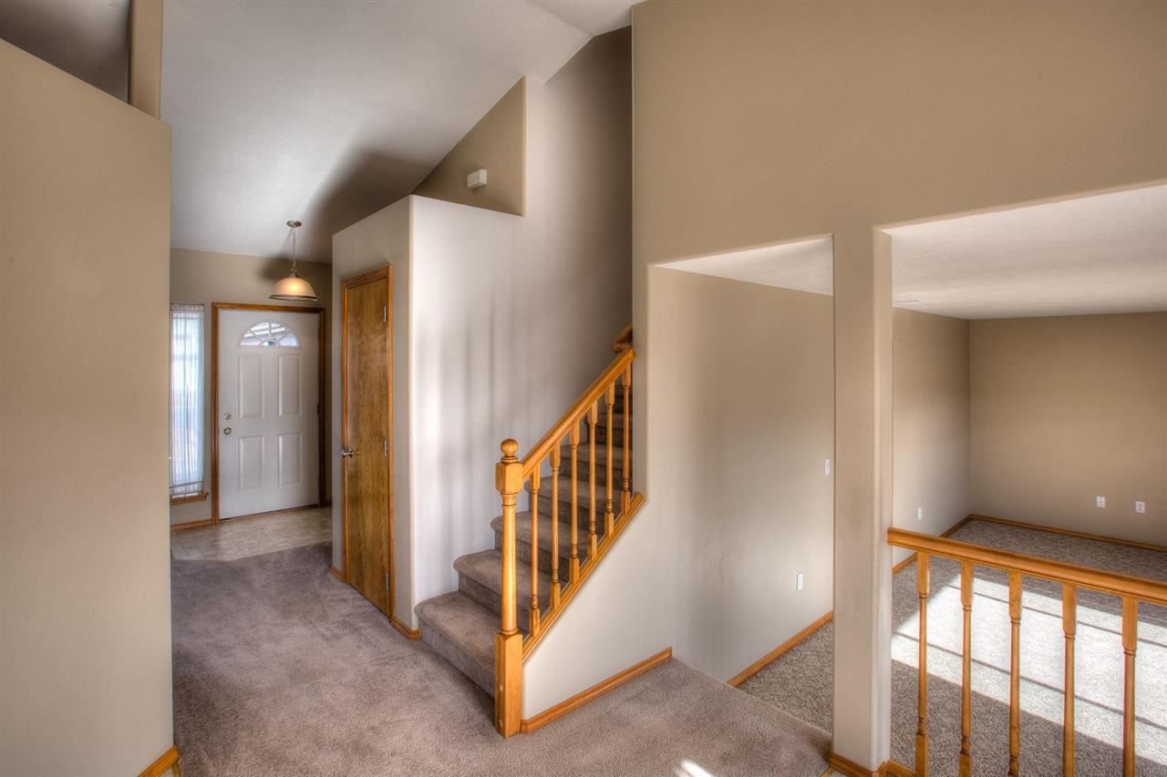 18318 E 9th Ave - Photo 7