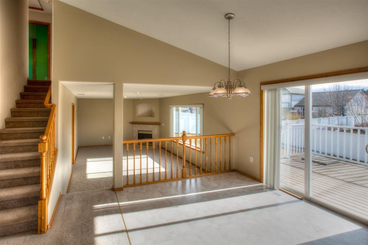18318 E 9th Ave - Photo 8