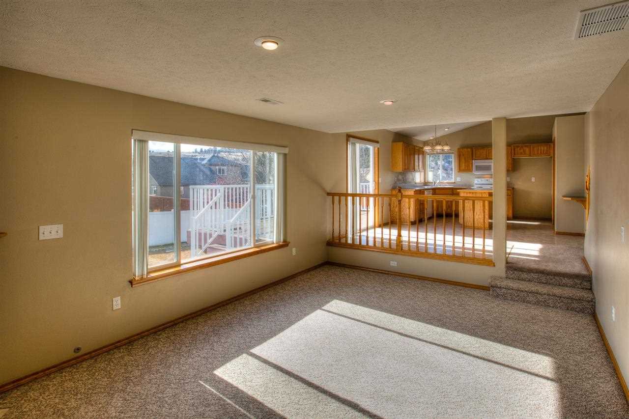 18318 E 9th Ave - Photo 9
