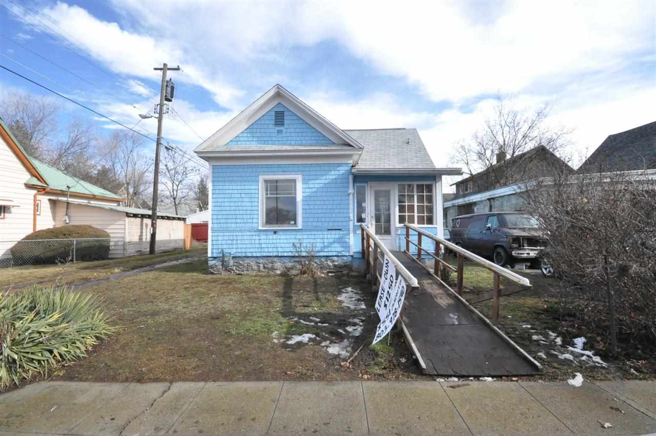 1912 N CANNON - Photo 1