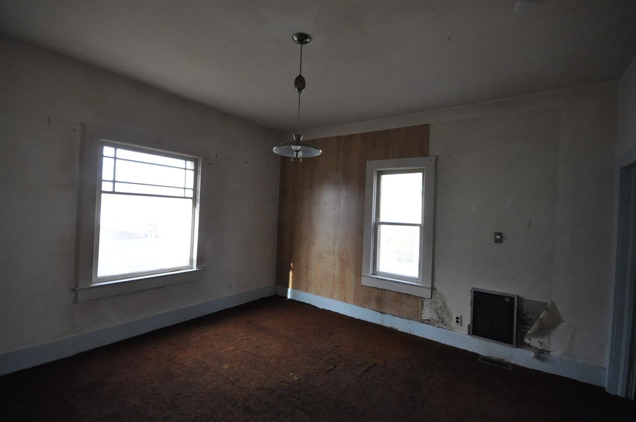 1912 N CANNON - Photo 2