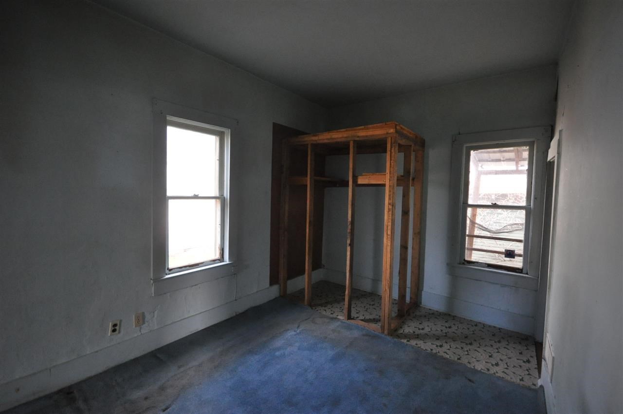 1912 N CANNON - Photo 6