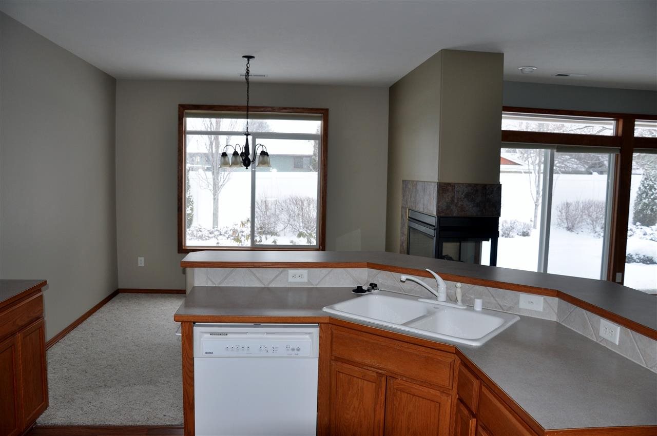2507 E 62nd Ln - Photo 3