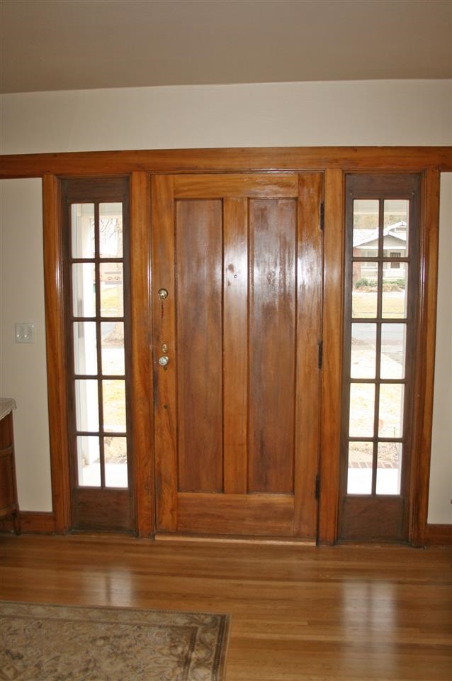 918 W 20TH Ave - Photo 3