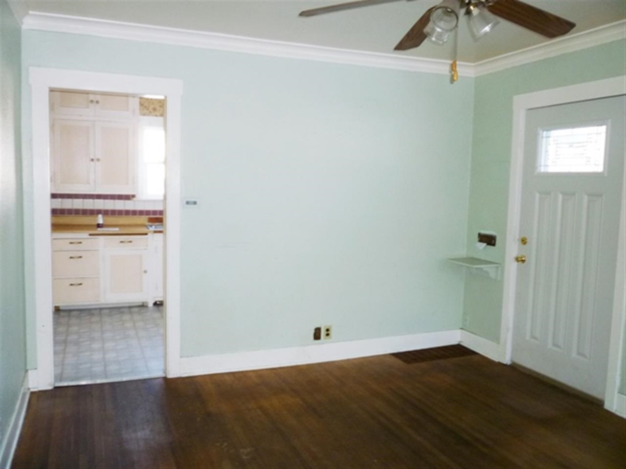 2715 N Ash St - Photo 3