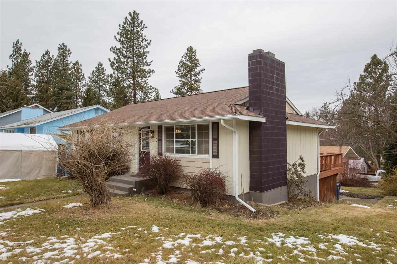 3927 E 13th Ave - Photo 2