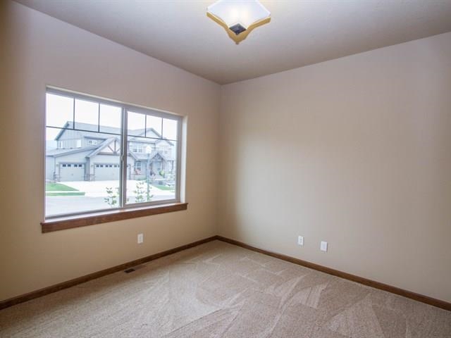 2114 S Selkirk Dr - Photo 4