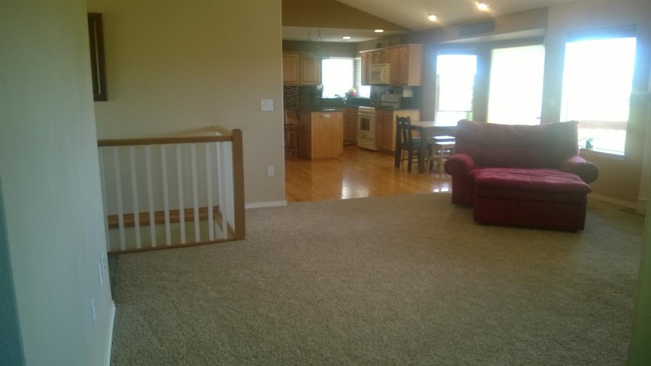 18322 E 10th Ave - Photo 4